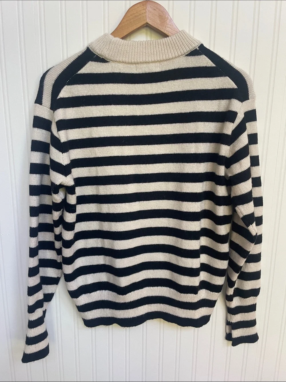 H&M Striped Black and Cream Crewneck Wool Blend Sweater Women’s Size M
